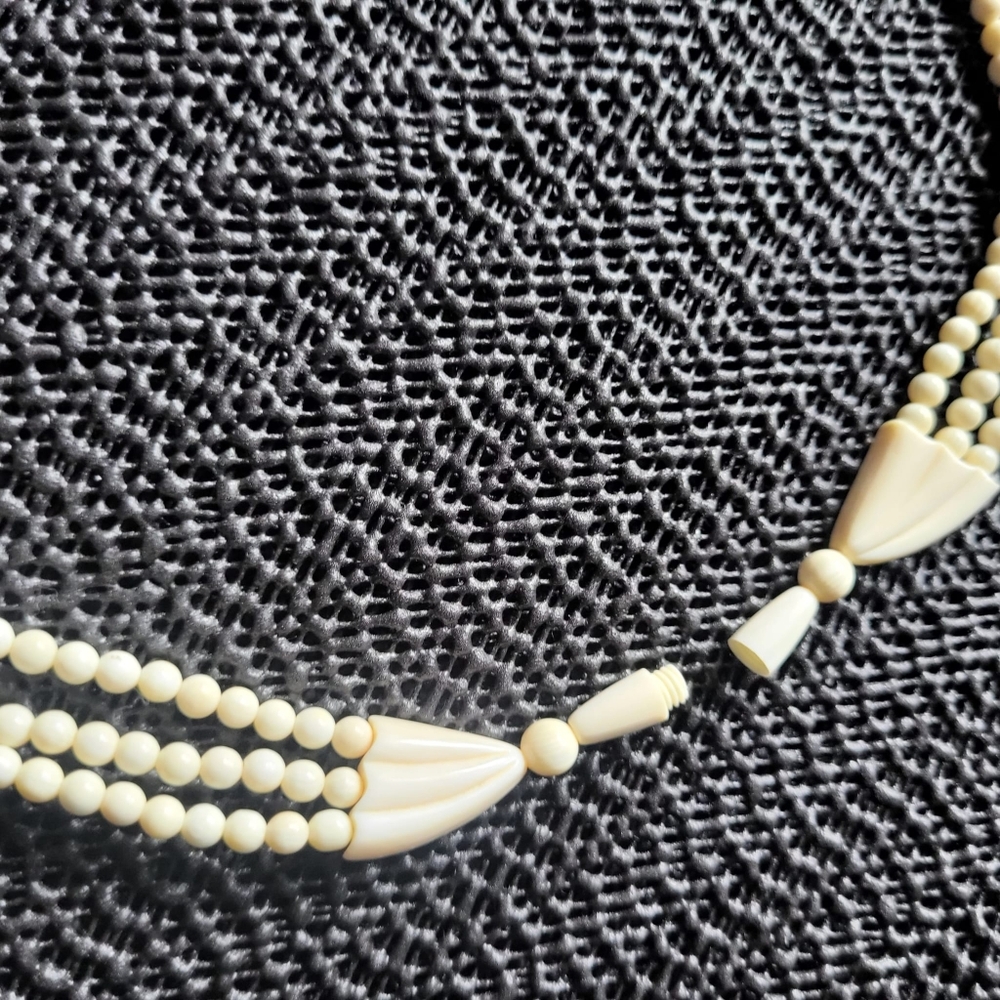 Antique Authentic Ivory bead necklace - Picture 6 of 8